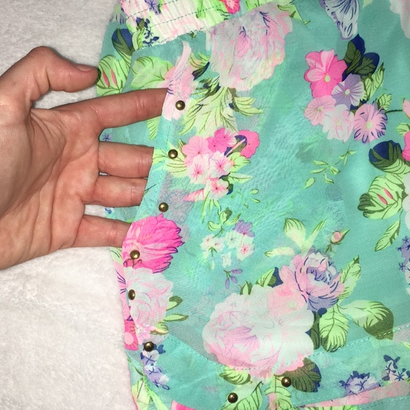 Floral shorts - Picture 4 of 6